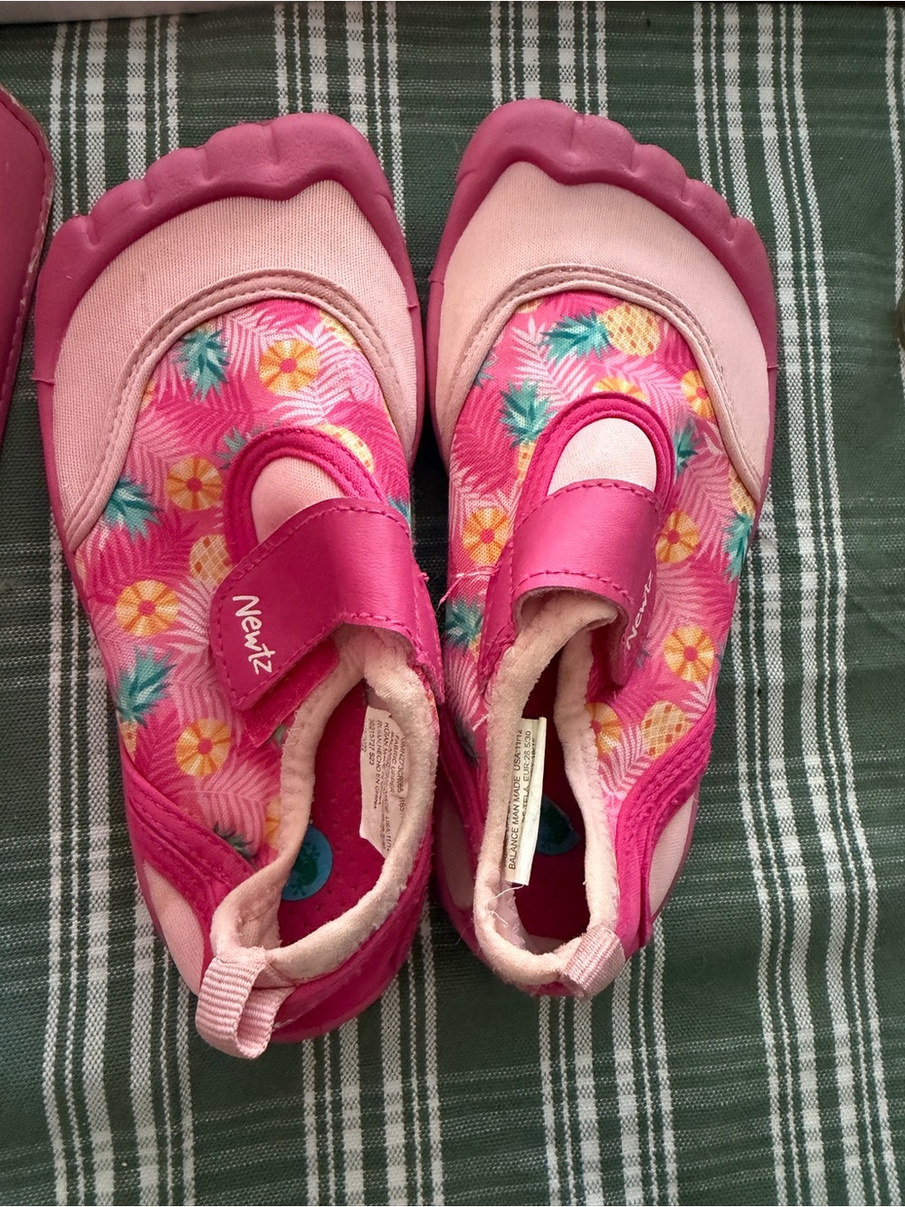 Newtz girls water shoes size 11/12
